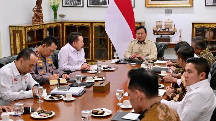 Panggil Menteri ke Istana, Prabowo Perintahkan Jangan Kasih Ampun Pengusaha Beras Oplosan