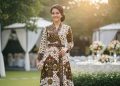 10 Model Wrap Dress Batik Wanita untuk Pesta Outdoor yang Anggun dan Stylish