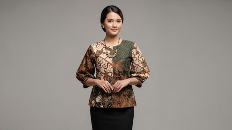 10 Model Batik Tulis Klasik Modern untuk Tampil Stylish di Berbagai Kesempatan