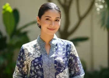 7 Perbedaan Tunik Batik Tradisional dan Tunik Batik Modern
