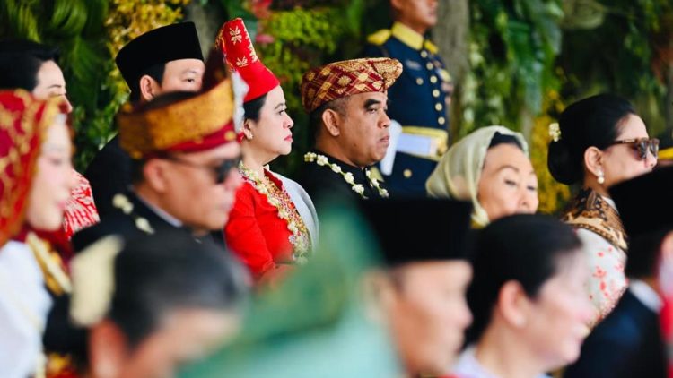 Ketua DPR Kenakan Baju Adat Sumatera Barat di Upacara HUT ke-80 RI di Istana