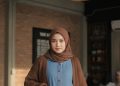 10 Inspirasi Gamis Kombinasi Cardigan Rajut Simple untuk Ibu Muda Modis dan Nyaman