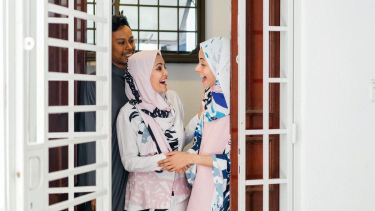 Makna Tersembunyi Mimpi Kedatangan Tamu ke Rumah