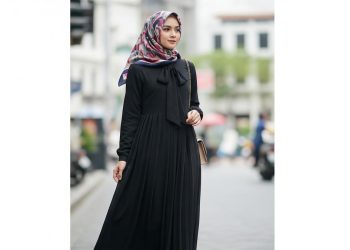 Rekomendasi 8 Dress Panjang Muslim Plisket Gaya Muda yang Anggun dan Kekinian