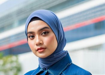8 Outer Kerah Shanghai Modern untuk Wanita Muslimah yang Modis dan Syar’i
