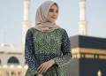 7 Model Gamis Batik untuk Umroh yang Anggun dan Nyaman Digunakan Seharian
