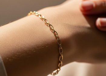 7 Rekomendasi Gelang Emas Gram Kecil yang Aman untuk Dipakai Sehari-hari dan Nyaman