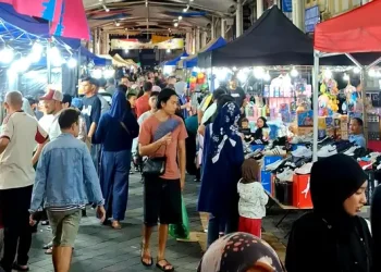 Laporan dari Ipoh Malaysia: Berburu Oleh-oleh di Gerbang Malam