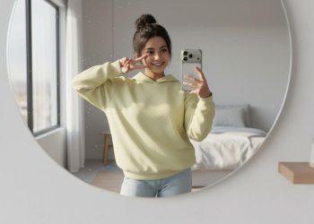 Kumpulan Prompt AI Mirror Selfie Menggunakan iPhone 17 dengan Trik Agar Hasil Realistis