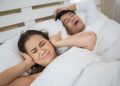 10 Tips Tidur Tanpa Ngorok Agar Pasangan Lebih Nyaman di Rumah