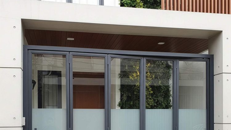 10 Model Pagar Lipat untuk Lahan Sempit Perkotaan yang Praktis dan Stylish 2025