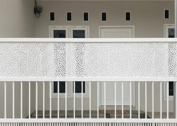 8 Desain Pagar Besi Kombinasi Lisplang Terbaru untuk Hunian Modern dan Keamanan Optimal