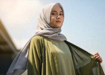 10 Model Gamis Abaya Linen Nyaman untuk Cuaca Panas Tampil Syar’i dan Stylish