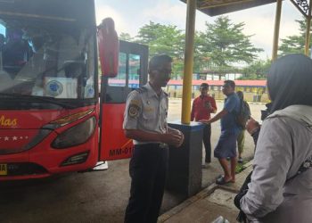 Penumpang di Terminal Jatijajar Depok Meningkat Jelang Natal dan Tahun Baru