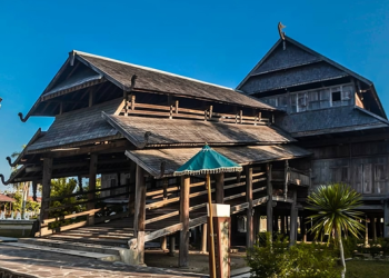 6 Rumah Adat Nusa Tenggara Barat Sebagai Simbol Identitas dan Filosofi Luhur