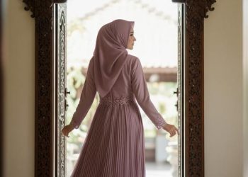 7 Tren Gamis Batik Brokat 2026 Warna Elegan untuk Tampilan Mewah Terbaik