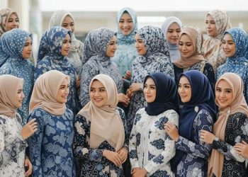 9 Gaya Gamis Batik untuk Perkumpulan Wanita, Kombinasi Sopan dan Modis