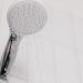 7 Metode Membersihkan Kerak Shower Head Tanpa Dilepas Agar Aliran Air Lancar dan Higienis
