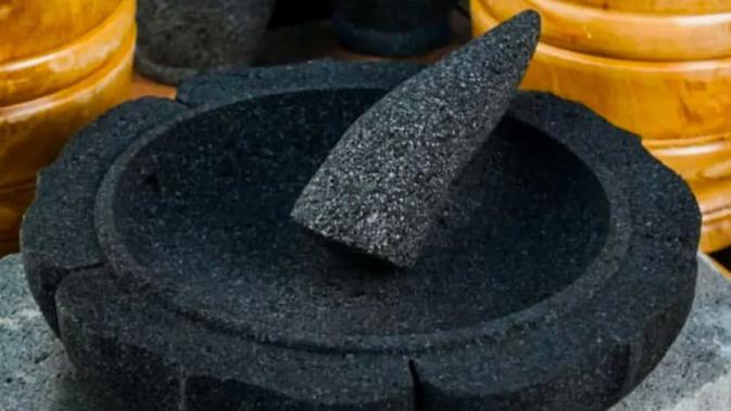 5 Langkah Membersihkan Cobek Baru Sebelum Digunakan